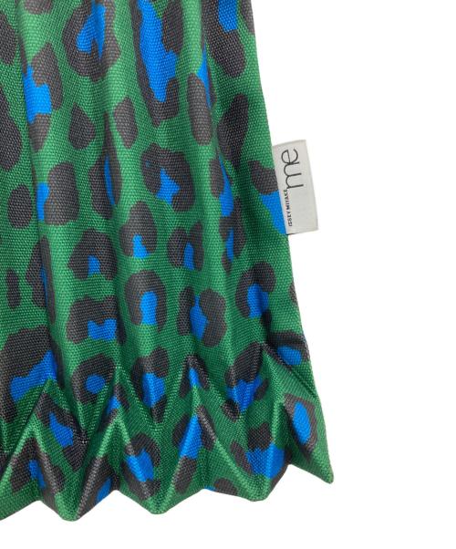 me ISSEY MIYAKE（ミーイッセイ ミヤケ）me ISSEY MIYAKE (ミーイッセイ ミヤケ) レオパード柄 プリーツトートバッグ グリーン×ブルー×ブラックの古着・服飾アイテム