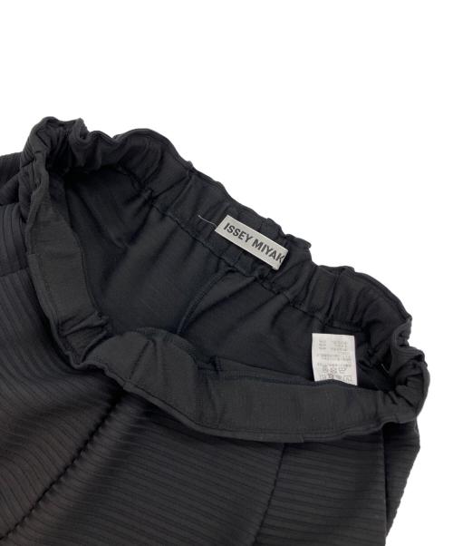 ISSEY MIYAKE（イッセイミヤケ）ISSEY MIYAKE (イッセイミヤケ) ワイドパンツ ブラック サイズ:SIZE2の古着・服飾アイテム