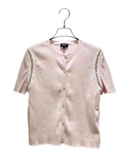 CHANEL（シャネル）CHANEL (シャネル) レーストリミングコットンショートスリーブカーディガン ピンク×ホワイト サイズ:40の古着・服飾アイテム