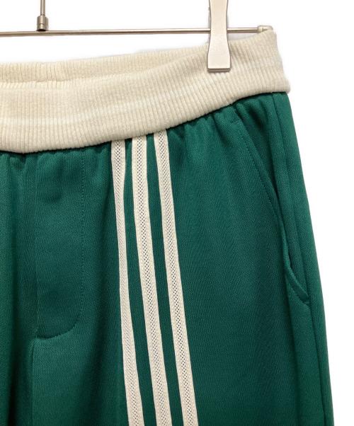 KITH（キス）KITH (キス) adidas (アディダス) トラックパンツ グリーン×ホワイト サイズ:Mの古着・服飾アイテム