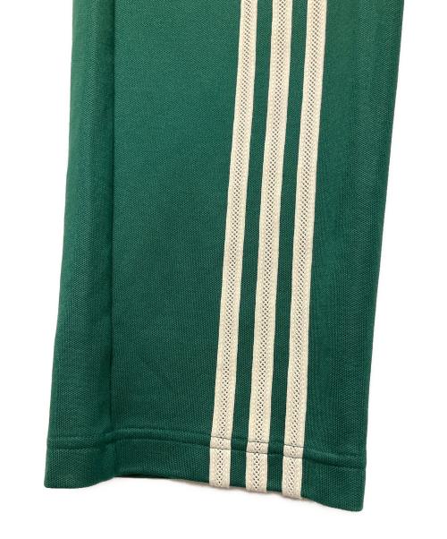 KITH（キス）KITH (キス) adidas (アディダス) トラックパンツ グリーン×ホワイト サイズ:Mの古着・服飾アイテム