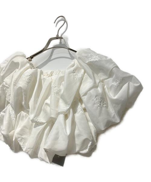 sheller（シェリエ）sheller (シェリエ) BLOOM embroidery tops ホワイト サイズ:Fの古着・服飾アイテム