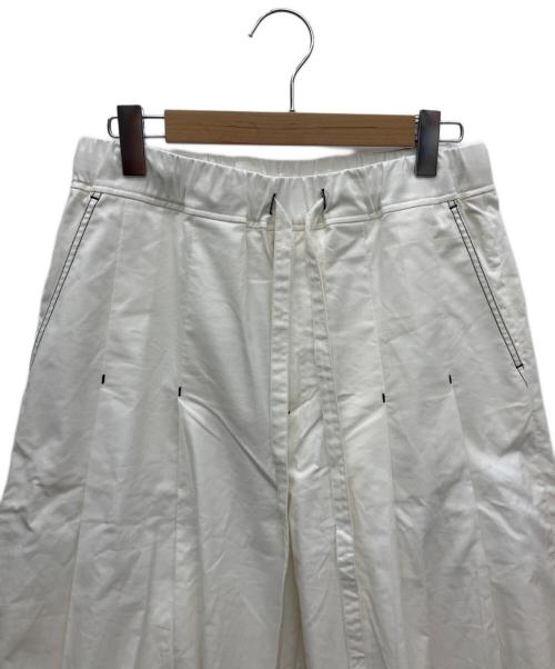 masu（エムエーエスユー）masu (エムエーエスユー) LUCIE PLEATED SHORTS ホワイト サイズ:46の古着・服飾アイテム