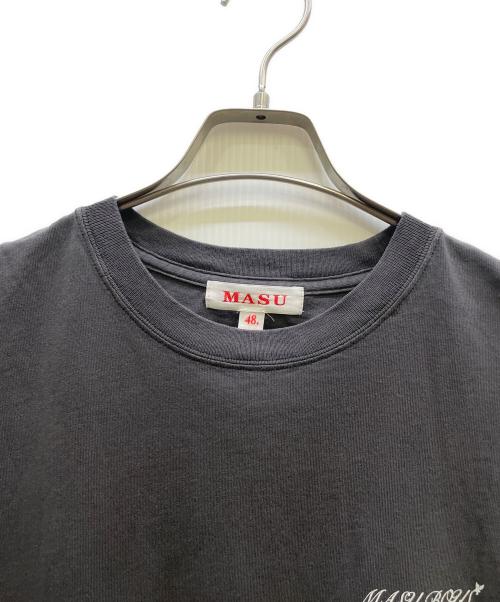 masu（エムエーエスユー）masu (エムエーエスユー) バックプリントTシャツ グレー サイズ:48の古着・服飾アイテム