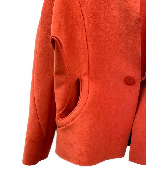 ISSEY MIYAKE（イッセイミヤケ）ISSEY MIYAKE (イッセイミヤケ) スウェード調カーブ切替リバーシブルショートコート ブラウン×レッド サイズ:2の古着・服飾アイテム