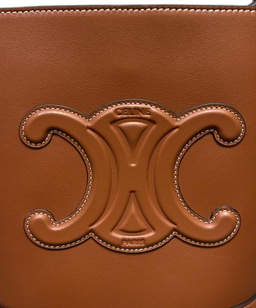 CELINE（セリーヌ）CELINE (セリーヌ) スモール バケット キュイル トリオンフ ブラウンの古着・服飾アイテム