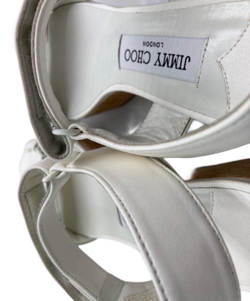 JIMMY CHOO（ジミーチュウ）JIMMY CHOO (ジミーチュウ) エンボスロゴウェッジソールサンダル ホワイト サイズ:37の古着・服飾アイテム