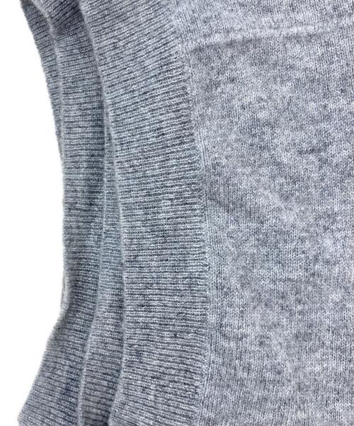 Spick and Span（スピック＆スパン）Spick and Span (スピック＆スパン) カシミヤコンパクトVネックベスト グレー サイズ:表記なしの古着・服飾アイテム