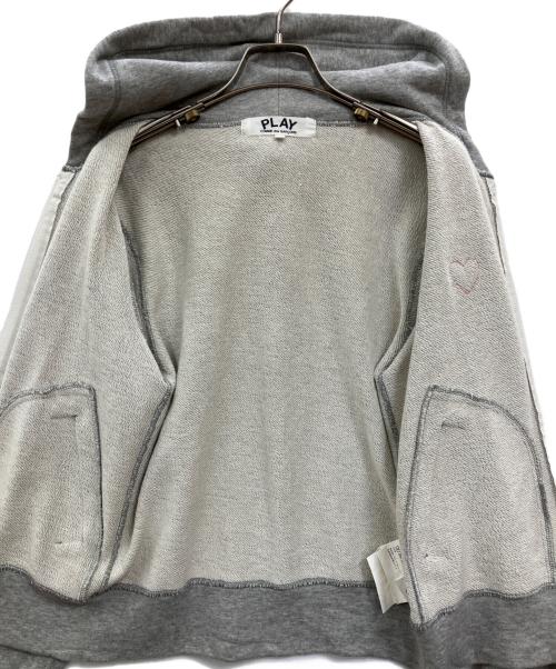 PLAY COMME des GARCONS（プレイコムデギャルソン）PLAY COMME des GARCONS (プレイコムデギャルソン) ジップパーカー グレー サイズ:Mの古着・服飾アイテム