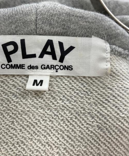 PLAY COMME des GARCONS（プレイコムデギャルソン）PLAY COMME des GARCONS (プレイコムデギャルソン) ジップパーカー グレー サイズ:Mの古着・服飾アイテム