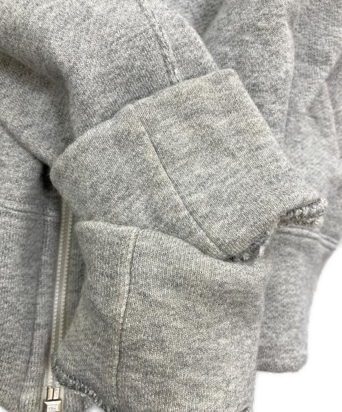 PLAY COMME des GARCONS（プレイコムデギャルソン）PLAY COMME des GARCONS (プレイコムデギャルソン) ジップパーカー グレー サイズ:Mの古着・服飾アイテム