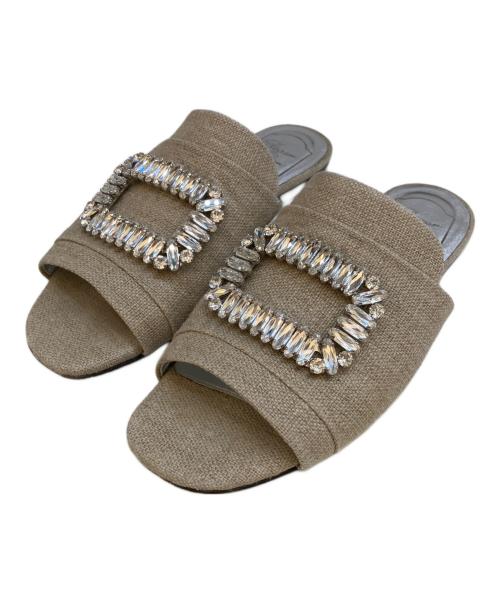 Roger Vivier（ロジェ ヴィヴィエ）Roger Vivier (ロジェ ヴィヴィエ) クリスタルバックルサンダル ベージュ サイズ:35 1/2の古着・服飾アイテム