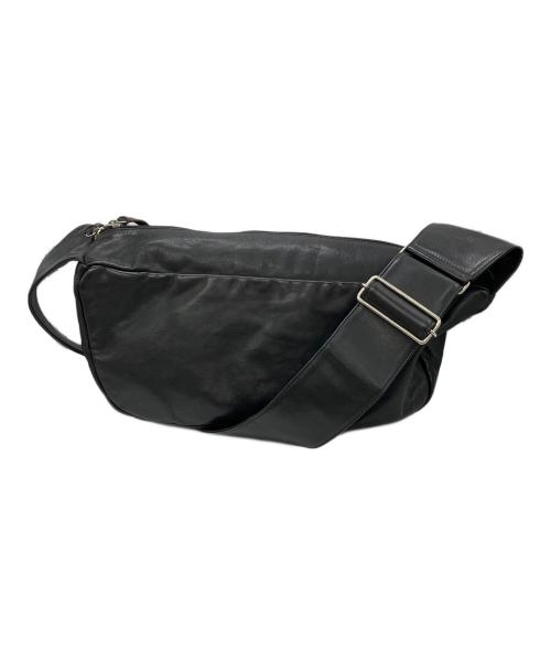 Y's（ワイズ）Y's (ワイズ) SEMI GLOSS SOFT LEATHER LEATHER BODY BAG ブラックの古着・服飾アイテム