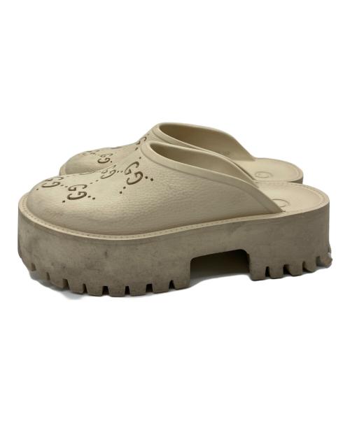 GUCCI（グッチ）GUCCI (グッチ) パーフォレーテッドG プラットフォームサンダル アイボリー サイズ:SIZE38の古着・服飾アイテム