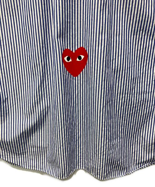 PLAY COMME des GARCONS（プレイコムデギャルソン）PLAY COMME des GARCONS (プレイコムデギャルソン) ストライプシャツ ブルー サイズ:Mの古着・服飾アイテム
