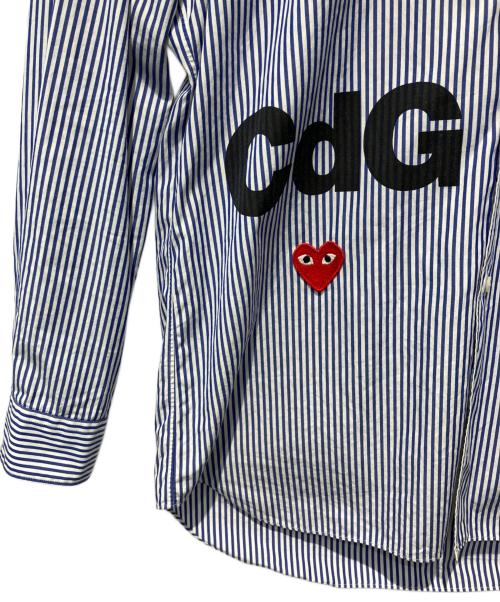 PLAY COMME des GARCONS（プレイコムデギャルソン）PLAY COMME des GARCONS (プレイコムデギャルソン) ストライプシャツ ブルー サイズ:Mの古着・服飾アイテム