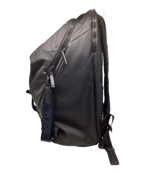 TUMI（トゥミ）TUMI (トゥミ) TAHOE フィンチ バックパック グレー×ブラックの古着・服飾アイテム