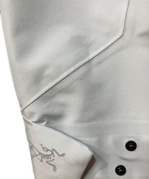 ARC'TERYX（アークテリクス）ARC'TERYX (アークテリクス) アウトドアウェア(アンドラコート) ライトグレー サイズ:SIZE Sの古着・服飾アイテム