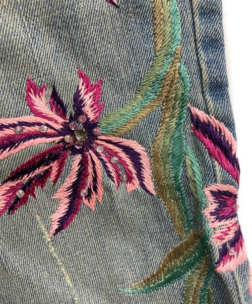ROBERTO CAVALLI（ロベルトカヴァリ）ROBERTO CAVALLI (ロベルトカヴァリ) 刺繍デニムパンツ インディゴ サイズ:40の古着・服飾アイテム