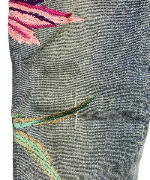 ROBERTO CAVALLI（ロベルトカヴァリ）ROBERTO CAVALLI (ロベルトカヴァリ) 刺繍デニムパンツ インディゴ サイズ:40の古着・服飾アイテム