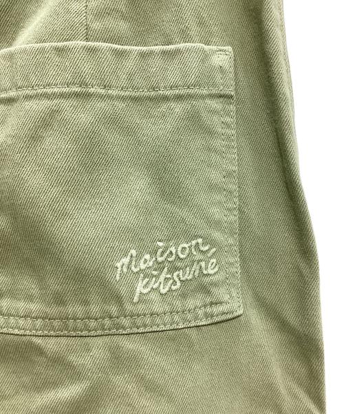 maison kitsune（メゾンキツネ）MAISON KITSUNE (メゾンキツネ) Belted Denim Pants Relaxed Cargo Jeans オリーブ サイズ:29 未使用品の古着・服飾アイテム