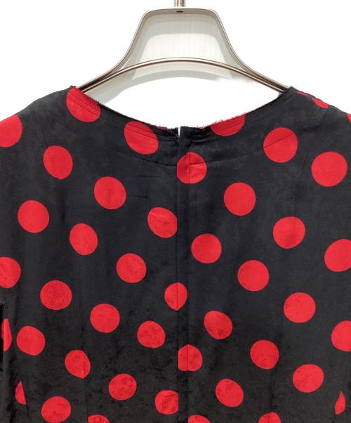 COMME des GARCONS（コムデギャルソン）COMME des GARCONS (コムデギャルソン) レーヨンポリ ドットワンピース レッド×ブラック サイズ:XSの古着・服飾アイテム