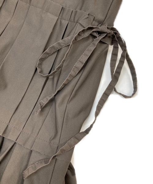BLENHEIM（ブレンヘイム）BLENHEIM (ブレンヘイム) ストレッチプリーツデザインロングワンピース ブラウン サイズ:XSの古着・服飾アイテム