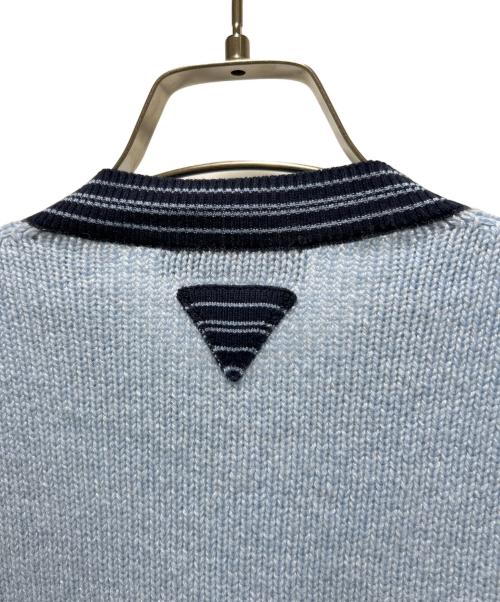 PRADA（プラダ）PRADA (プラダ) Light Blue Cashmere Blend Sweater/トライアングル ロゴ カシミヤ ネックセーター サファイアブルー サイズ:38の古着・服飾アイテム