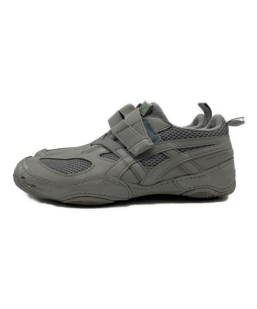 ISSEY MIYAKE（イッセイミヤケ）ISSEY MIYAKE (イッセイミヤケ) asics (アシックス) HYPER TAPING グレー サイズ:24の古着・服飾アイテム