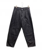 Graphpaperグラフペーパー）の古着「Colorfast Denim Two Tuck Tapered Pants」｜インディゴ