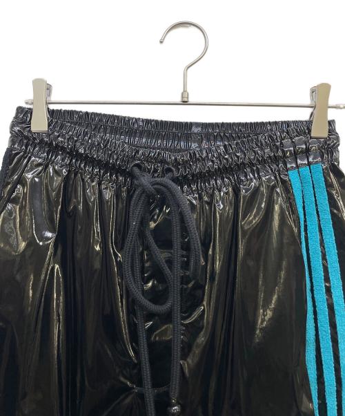 adidas（アディダス）adidas (アディダス) Song for the Mute (ソングフォーザミュート) Shiny Pants ブラック×ブルー サイズ:Sの古着・服飾アイテム