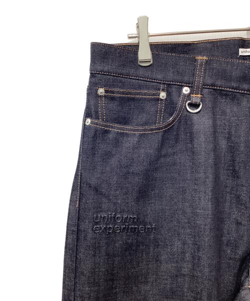 uniform experiment（ユニフォームエクスペリメント）uniform experiment (ユニフォームエクスペリメント) RIGID STRETCH DENIM TAPERED PANTS インディゴ サイズ:3 未使用品の古着・服飾アイテム