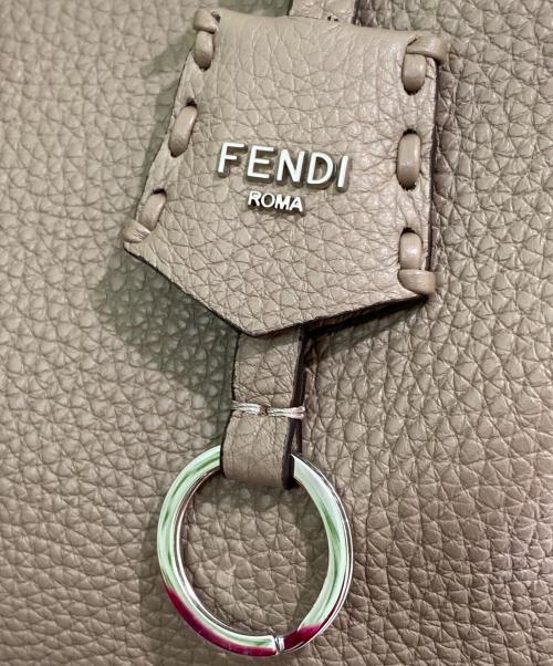 FENDI（フェンディ）FENDI (フェンディ) バイ ザ ウェイ セレリア ラージ グレージュの古着・服飾アイテム