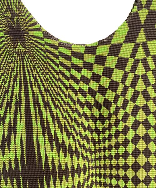 ISSEY MIYAKE me（イッセイ ミヤケ ミー）ISSEY MIYAKE me (イッセイ ミヤケ ミー) ブロックチェックプリントボックスプリーツTシャツ グリーン サイズ:FREEの古着・服飾アイテム