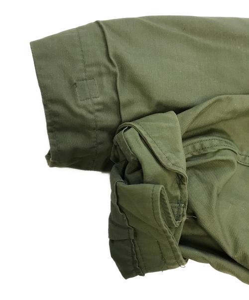 VINTAGE MILITARY（ヴィンテージ ミリタリー）VINTAGE MILITARY (ヴィンテージ ミリタリー) US ARMY M65フィールドジャケット カーキ サイズ:MEDIUM SHORTの古着・服飾アイテム