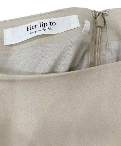 HER LIP TO（ハーリップトゥ）HER LIP TO (ハーリップトゥ) Asymmetry Hem Satin Skirt ベージュ サイズ:Ｓの古着・服飾アイテム