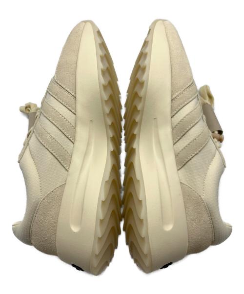 adidas（アディダス）adidas (アディダス)  FEAR OF GOD ATHLETICS Los Angeles Runner アイボリー サイズ:26の古着・服飾アイテム