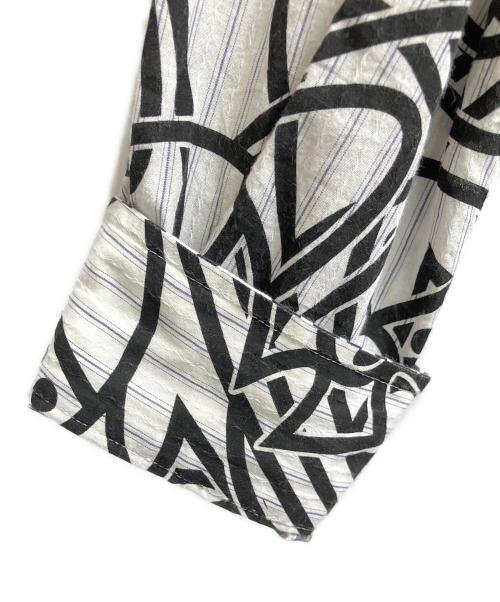 Vivienne Westwood man（ヴィヴィアン ウェストウッド マン）Vivienne Westwood man (ヴィヴィアン ウェストウッド マン) オーブ柄シャツ ホワイト×ブラック サイズ:46の古着・服飾アイテム