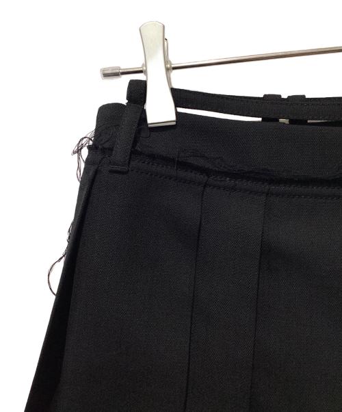 Acne studios（アクネ ストゥディオズ）Acne studios (アクネ ストゥディオズ) ベルト付きアシンメトリープリーツリサイクルグレインドプードルミニスカート ブラック サイズ:32の古着・服飾アイテム