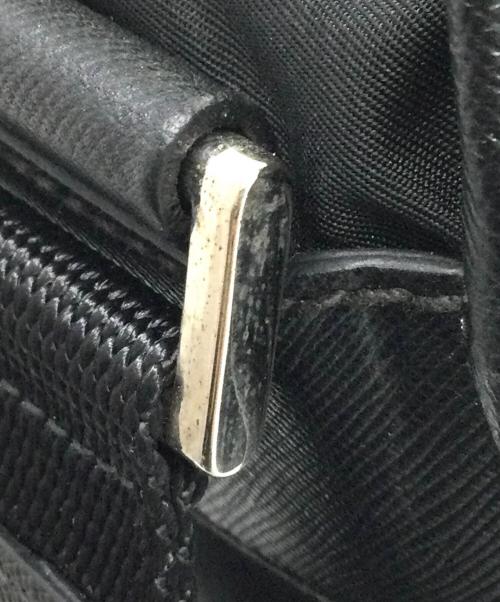 PRADA（プラダ）PRADA (プラダ) ナイロンショルダーバッグ ブラックの古着・服飾アイテム