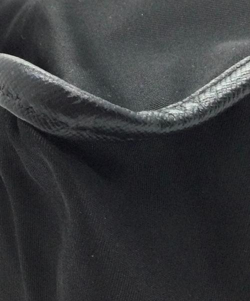 PRADA（プラダ）PRADA (プラダ) ナイロンショルダーバッグ ブラックの古着・服飾アイテム