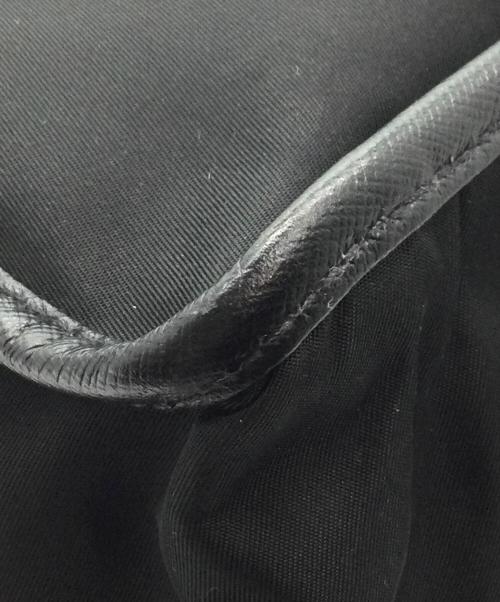 PRADA（プラダ）PRADA (プラダ) ナイロンショルダーバッグ ブラックの古着・服飾アイテム