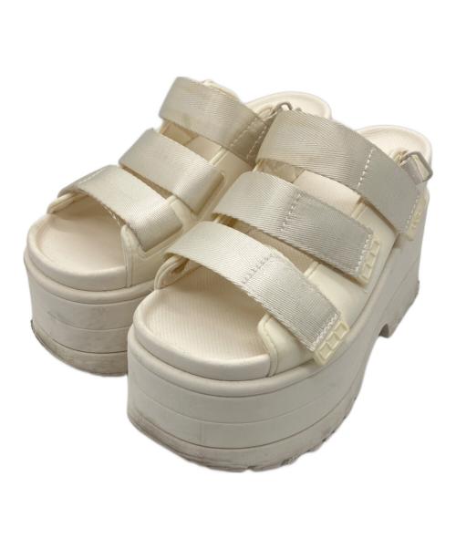 UGG（アグ）UGG (アグ) サンダル アイボリー サイズ:24cmの古着・服飾アイテム