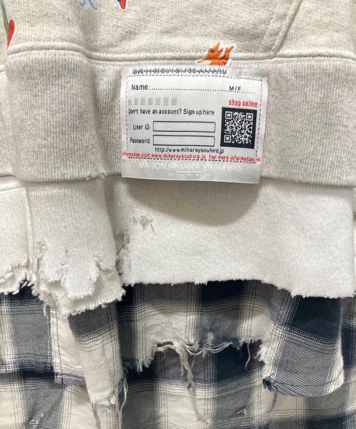 Maison MIHARA YASUHIRO（メゾン ミハラ ヤスヒロ）Maison MIHARA YASUHIRO (メゾン ミハラ ヤスヒロ) 25SS Triple Layered Hoodie/Kids Sticker Printed Hoodie アイボリー サイズ:48の古着・服飾アイテム