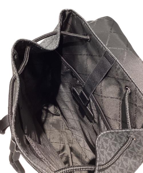 MICHAEL KORS（マイケルコース）MICHAEL KORS (マイケルコース) COOPER ポケット バックパック グレーの古着・服飾アイテム