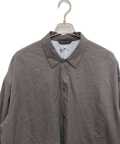 COCCINELLE（コチネレ）COCCINELLE (コチネレ) PERTEX 3LAYER OVER SHIRT グレー サイズ:Ｌの古着・服飾アイテム