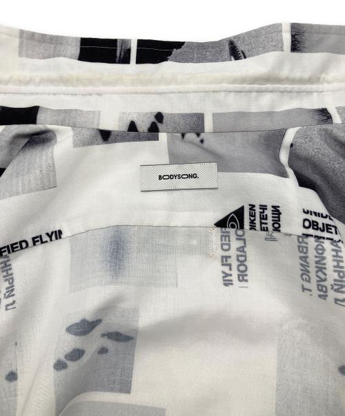 bodysong.（ボディソング）bodysong. (ボディソング) TOCANA SHIRTS ホワイト サイズ:不明の古着・服飾アイテム