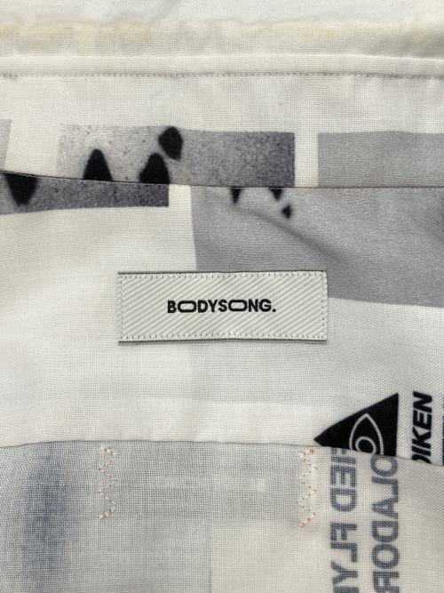 bodysong.（ボディソング）bodysong. (ボディソング) TOCANA SHIRTS ホワイト サイズ:不明の古着・服飾アイテム