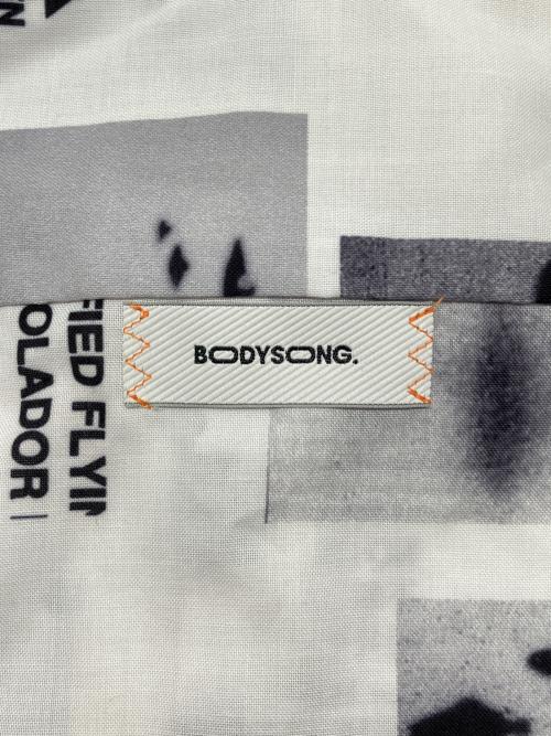 bodysong.（ボディソング）bodysong. (ボディソング) TOCANA SHIRTS ホワイト サイズ:不明の古着・服飾アイテム