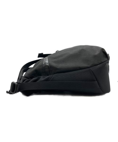 ARC'TERYX（アークテリクス）ARC'TERYX (アークテリクス) ARRO 8 SHOULDER BAG ブラックの古着・服飾アイテム